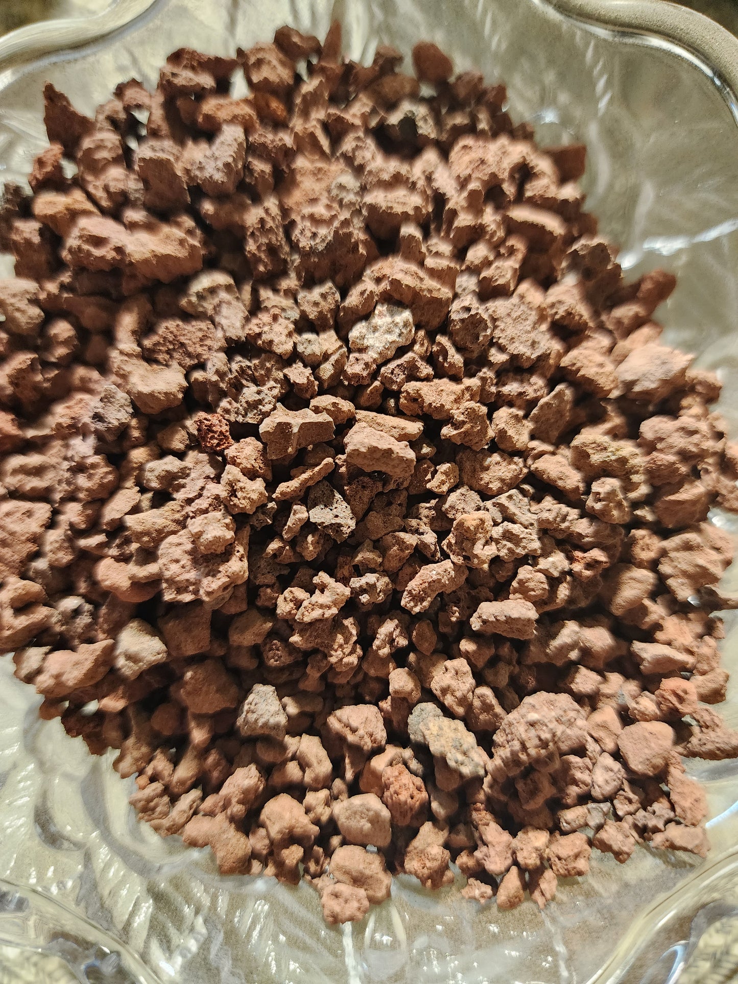 Red and Black Scoria Lava Rock 1kg – volcanic rock for semi-hydro and succulent drainage