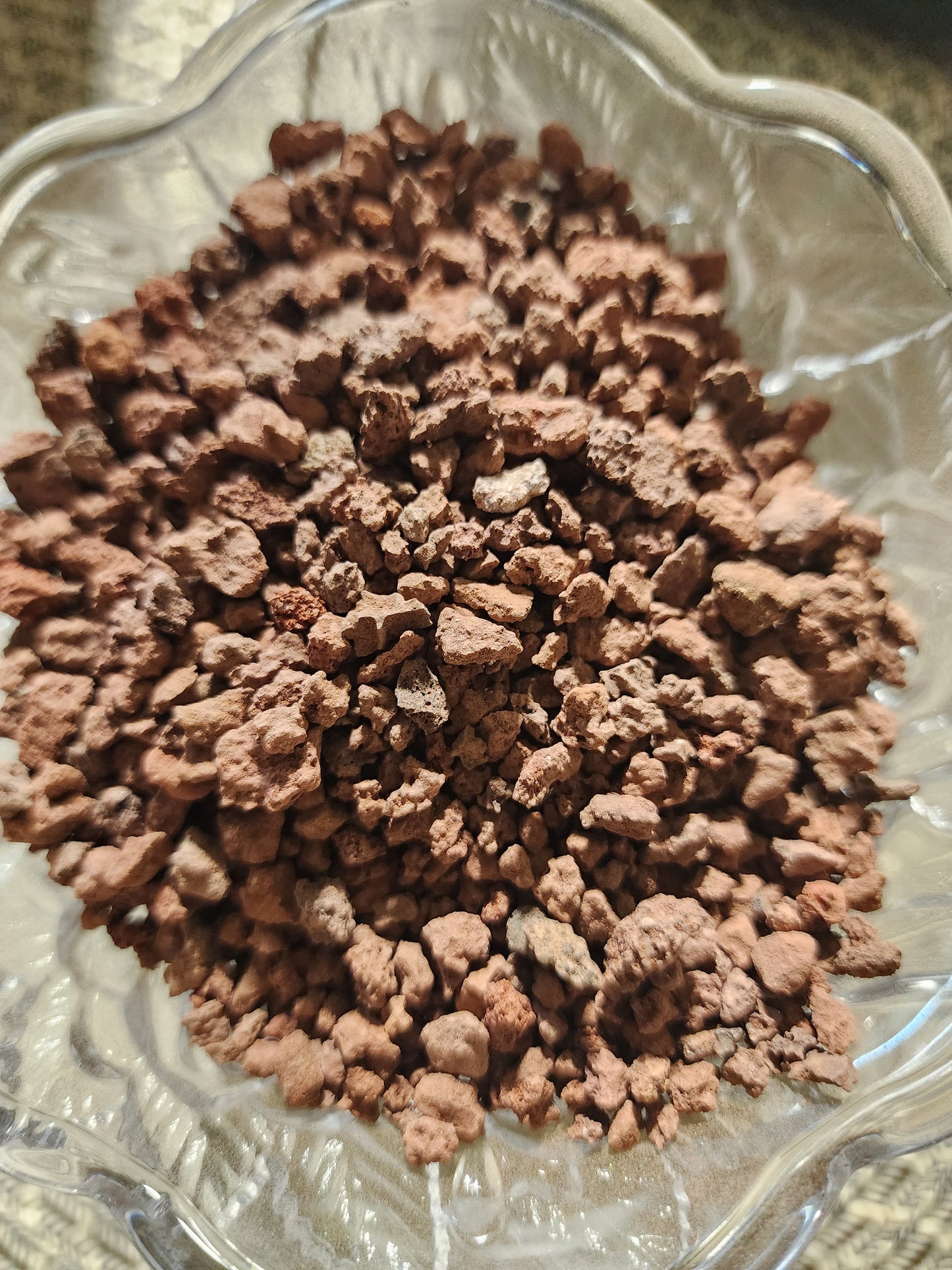 Red and Black Scoria Lava Rock 1kg – volcanic rock for semi-hydro and succulent drainage