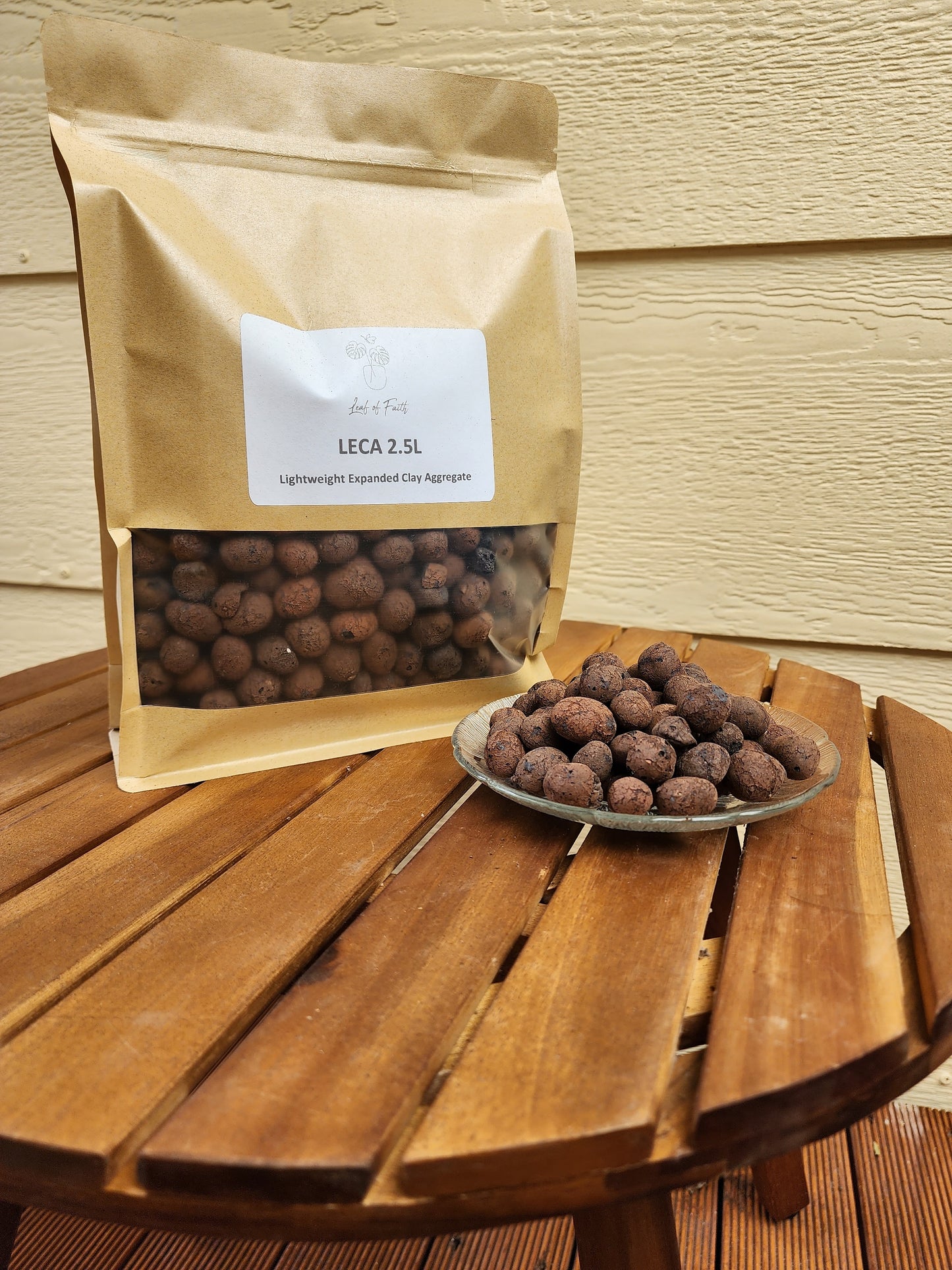 LECA Lightweight Expanded Clay Aggregate 2.5L for hydroponic growing and plant aeration