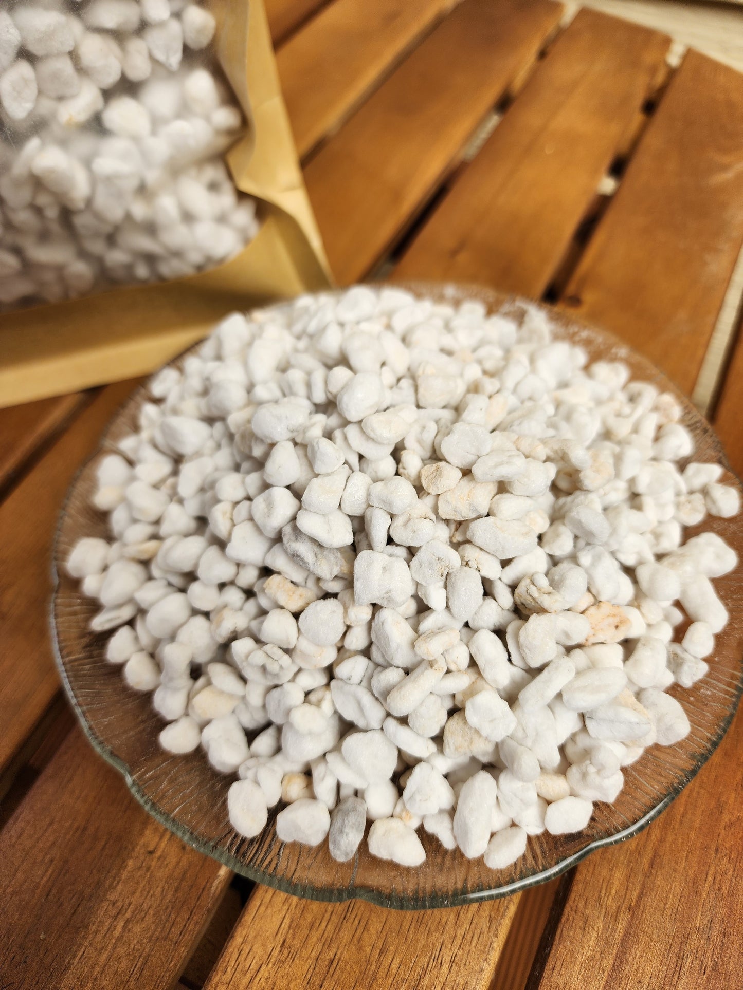 Super Coarse Perlite 2.5L bag for improved aeration and drainage in potting mixes