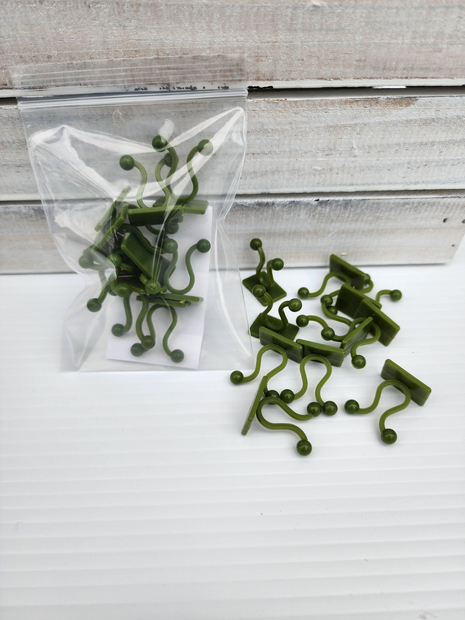 Twist Vine Clips pack of 10 - Leaf of Faith SA