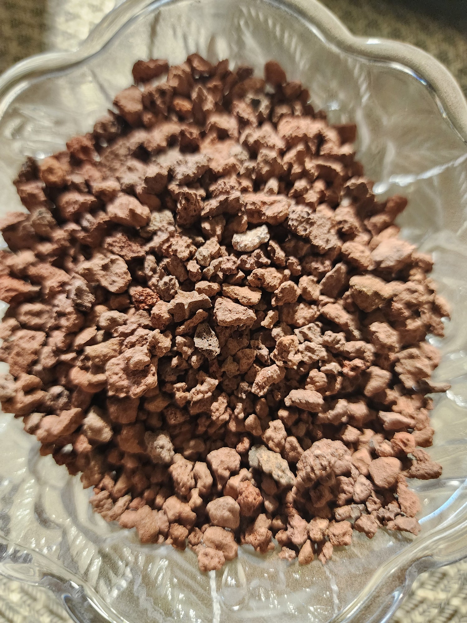 Red and Black Scoria Lava Rock 1kg – volcanic rock for semi-hydro and succulent drainage